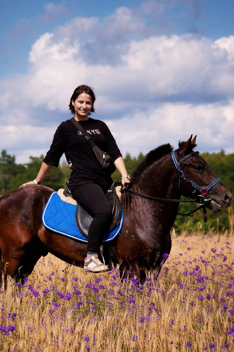 Конный клуб "Лужки" 